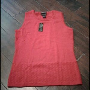 Red cashmere sleeveless top
